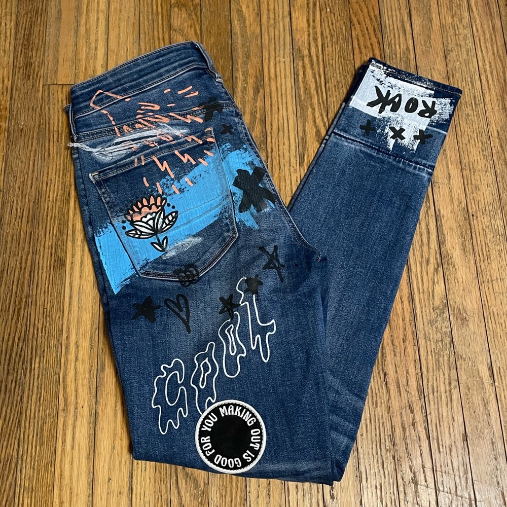 AMERICAN EAGLE | Women’s Hi-Rise Jegging Graffiti Jeans Size 6 Regular